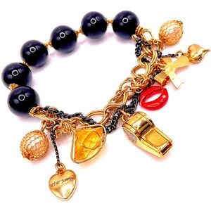 Vintage BETSEY JOHNSON Stretch Charm Bracelet Gold Black 7”